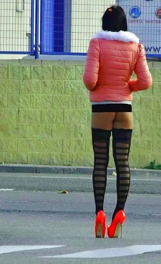 Put Me To Work On A Busy Downtown Street ♠️ Pimp Me Black Daddy ! ♠️