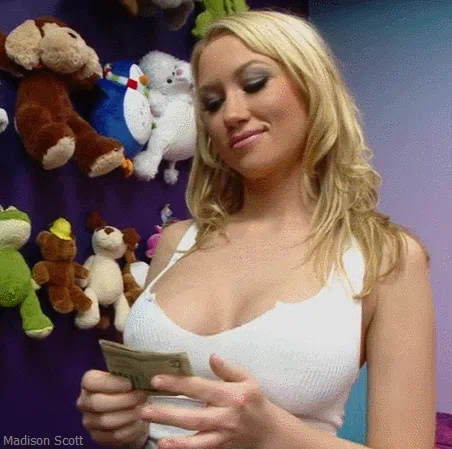 White Trash Whore $lut For $ale ♠️ Pimp Me Black Daddy ! ♠️